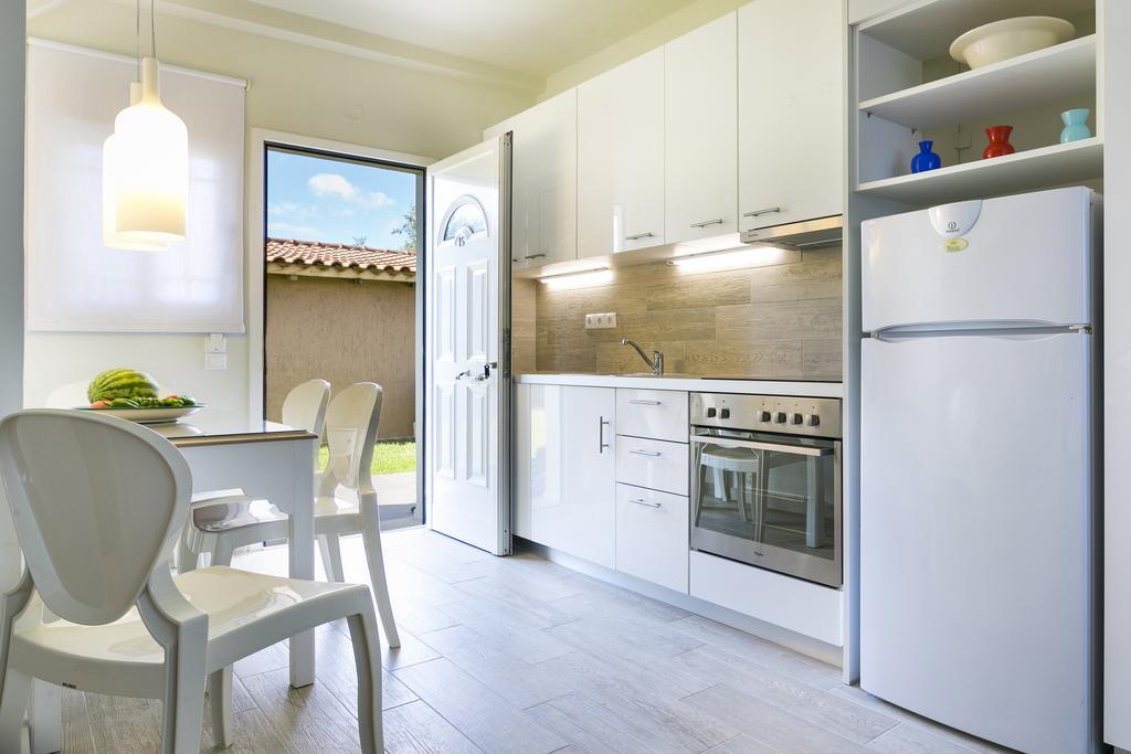 Olive Grove Studios & Apartments Свороната Екстер'єр фото