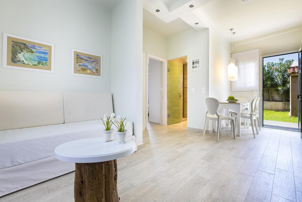 Olive Grove Studios & Apartments Свороната Екстер'єр фото