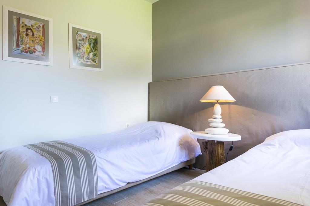 Olive Grove Studios & Apartments Свороната Екстер'єр фото