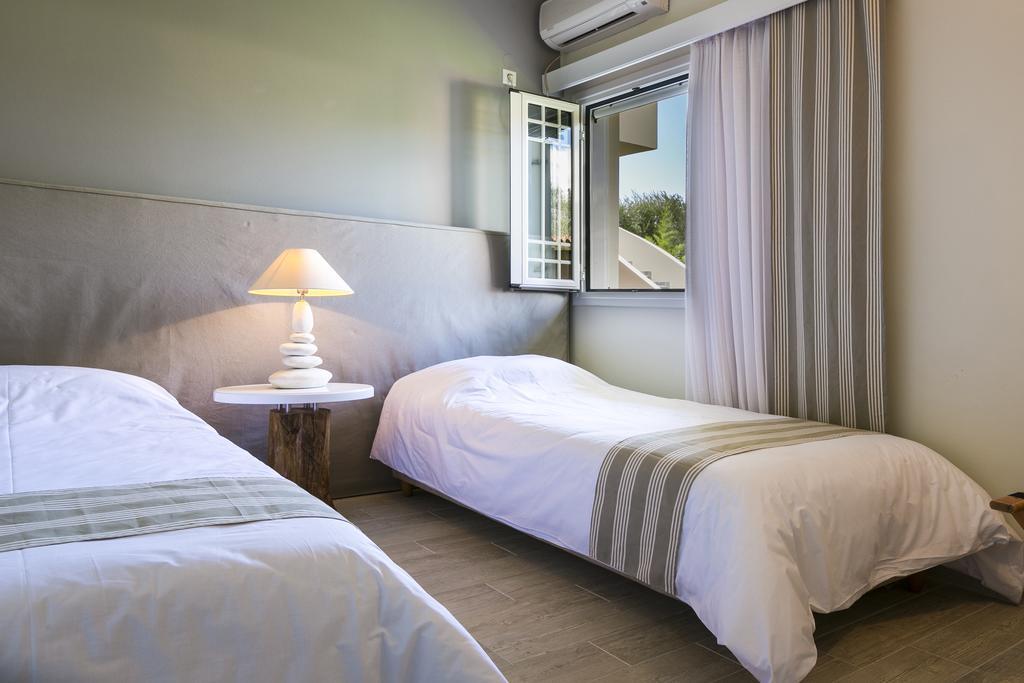 Olive Grove Studios & Apartments Свороната Екстер'єр фото