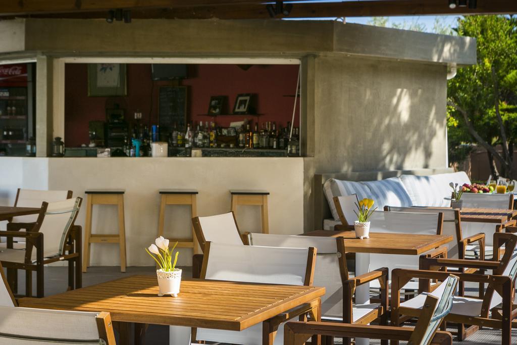 Olive Grove Studios & Apartments Свороната Екстер'єр фото