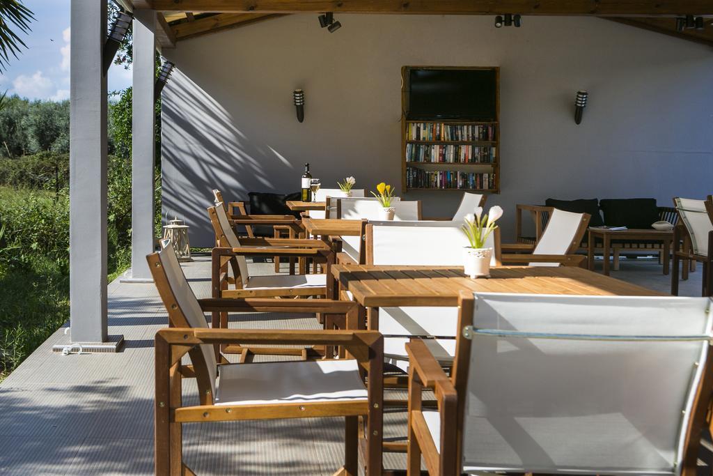 Olive Grove Studios & Apartments Свороната Екстер'єр фото