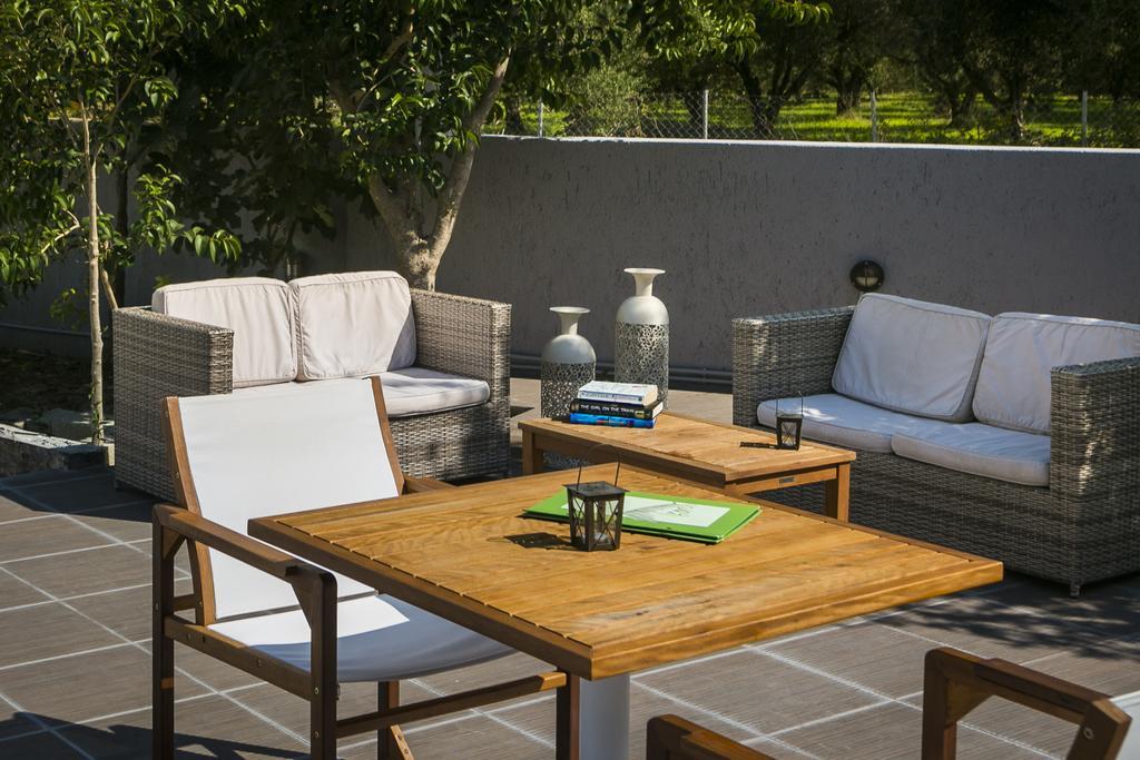 Olive Grove Studios & Apartments Свороната Екстер'єр фото