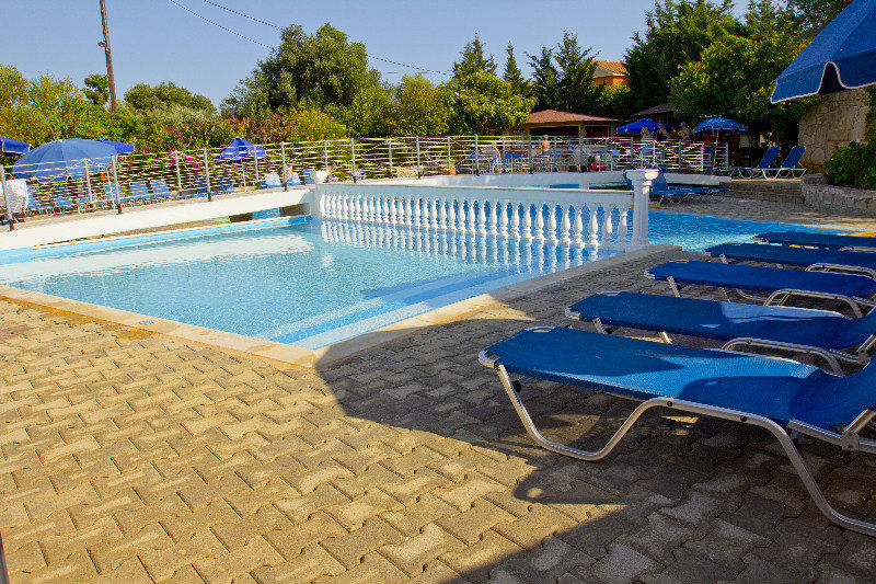 Olive Grove Studios & Apartments Свороната Екстер'єр фото