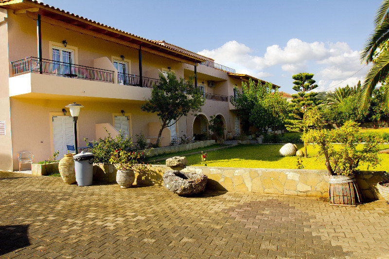Olive Grove Studios & Apartments Свороната Екстер'єр фото