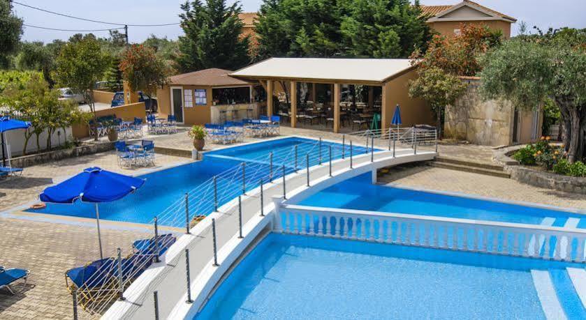 Olive Grove Studios & Apartments Свороната Екстер'єр фото
