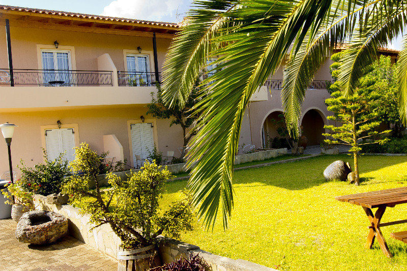 Olive Grove Studios & Apartments Свороната Екстер'єр фото