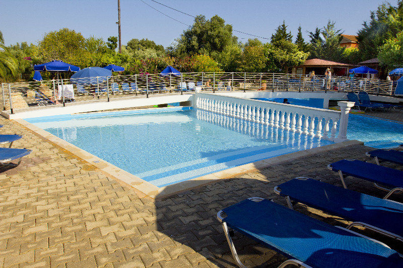 Olive Grove Studios & Apartments Свороната Екстер'єр фото