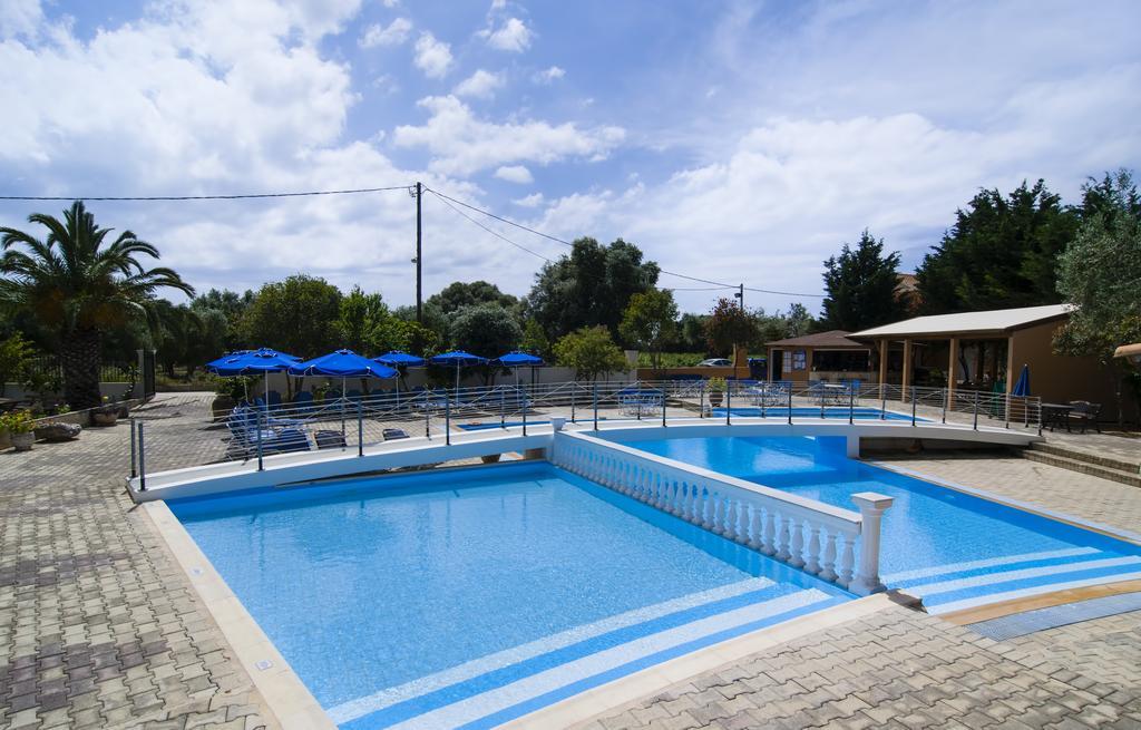 Olive Grove Studios & Apartments Свороната Екстер'єр фото