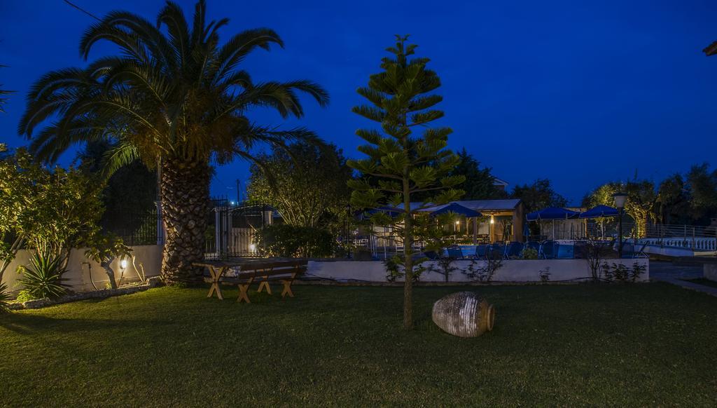 Olive Grove Studios & Apartments Свороната Екстер'єр фото