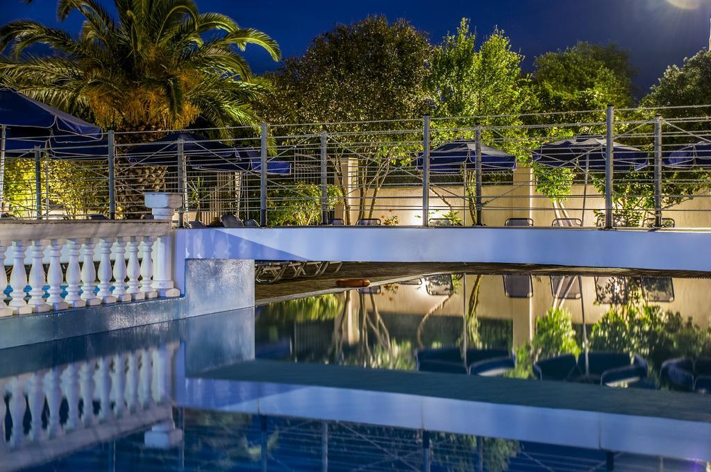 Olive Grove Studios & Apartments Свороната Екстер'єр фото