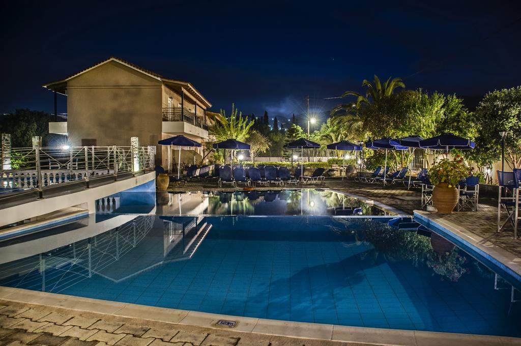 Olive Grove Studios & Apartments Свороната Екстер'єр фото